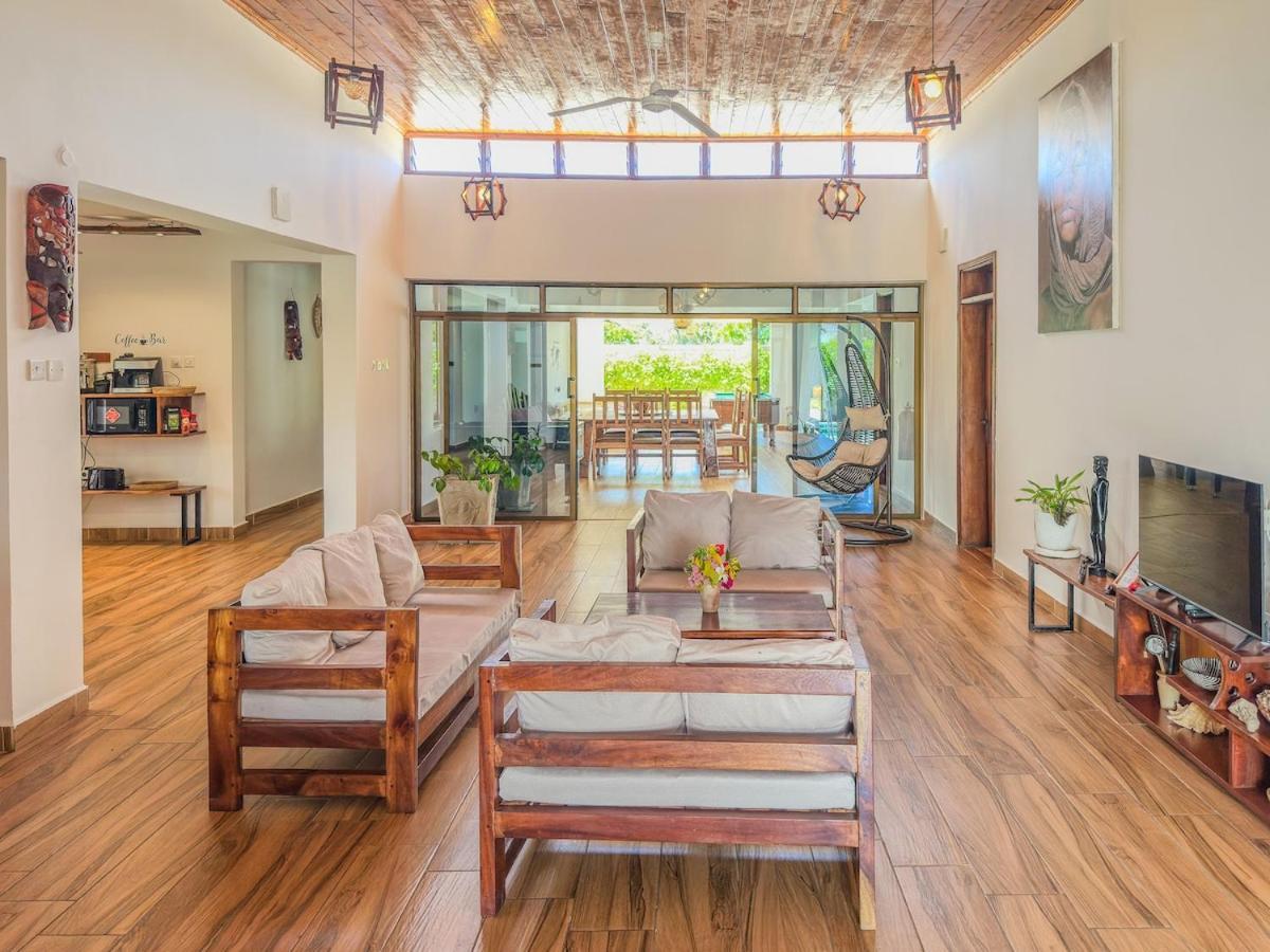 Private Backdoor Villa With Big Swimming Pool And Services Of Chef Included Диани-Бич Экстерьер фото