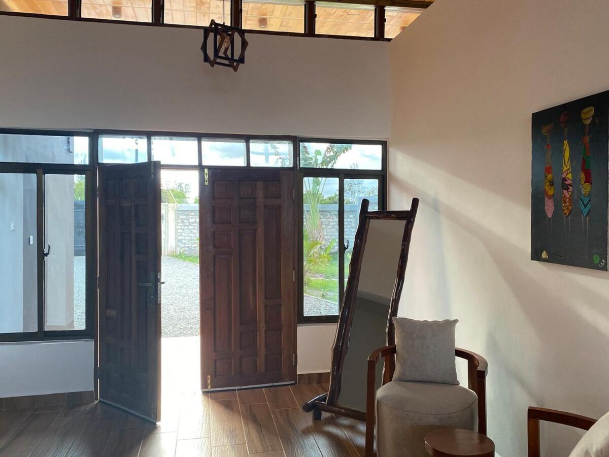 Private Backdoor Villa With Big Swimming Pool And Services Of Chef Included Диани-Бич Экстерьер фото